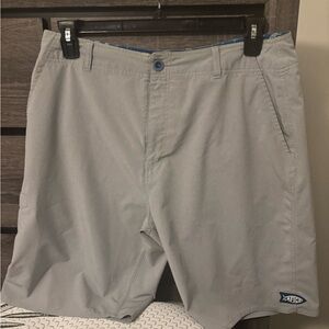 AFTCO Men's Light Gray Flat Front Shorts